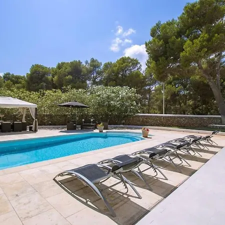 Вилла Menorca Marbella *